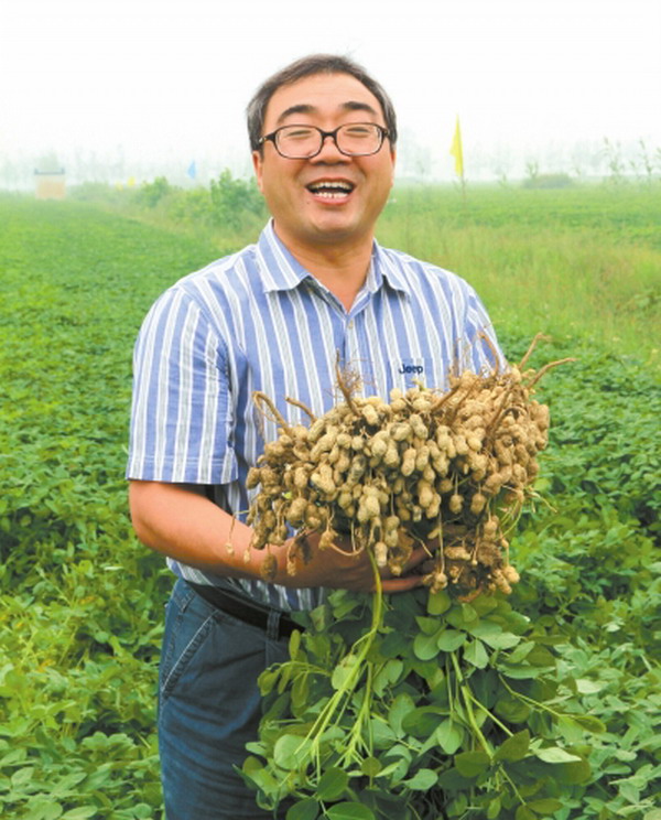 《河南日报(农村版:记中国工程院院士,河南省农业科学院院长张新友